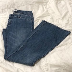 BCBGeneration. Flare/bootcut jeans. 28.